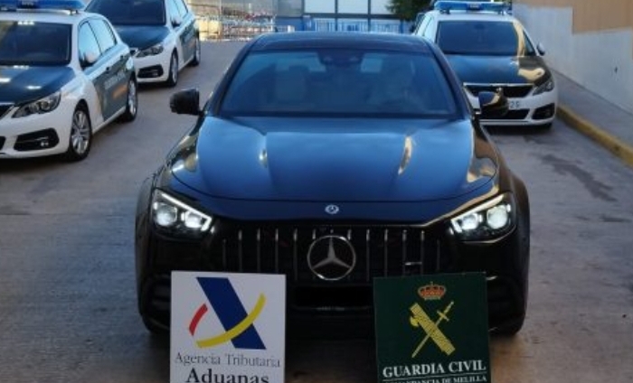 إحباط تهريب سيارة فاخرة يسوقها قاتل ، كانت قادمة من الناظور إلى مليلية !