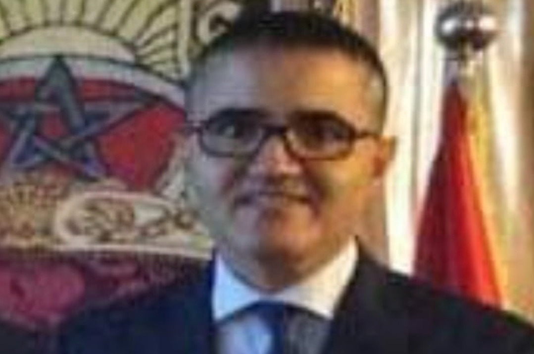 عامل إقليم الناظور يوقف عون سلطة بقيادة بني بويفرور بسبب الفساد