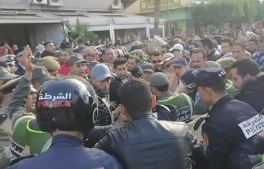 تدخل السلطات العمومية بتاوريرت بشكل عنيف جدا ضد الأساتذة يخلف إصابات متفاوتة الخطورة