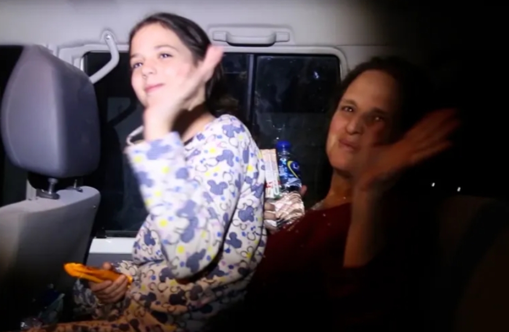 المقاومة تنسف أكاذيب نتنياهو .. صحافة إسرائيلية : حماس أحسنت معاملة الأسرى المفرج عنهم