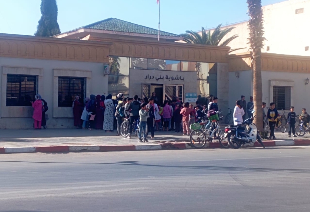 سابقة :    بسبب إضراب الأساتذة … تلاميذ جماعة بني أدرار بعمالة وجدة يقتحمون مكتب الباشا !