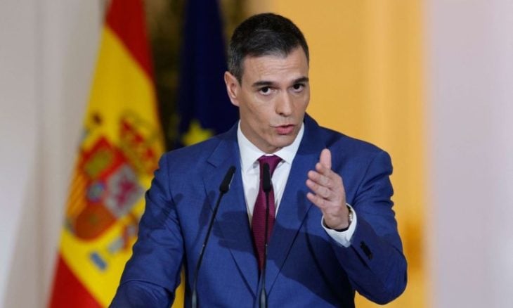 سانشيز يعلن  رفض إسبانيا للمشاركة في مهمة “أتالانت” لمكافحة القرصنة في البحر الأحمر