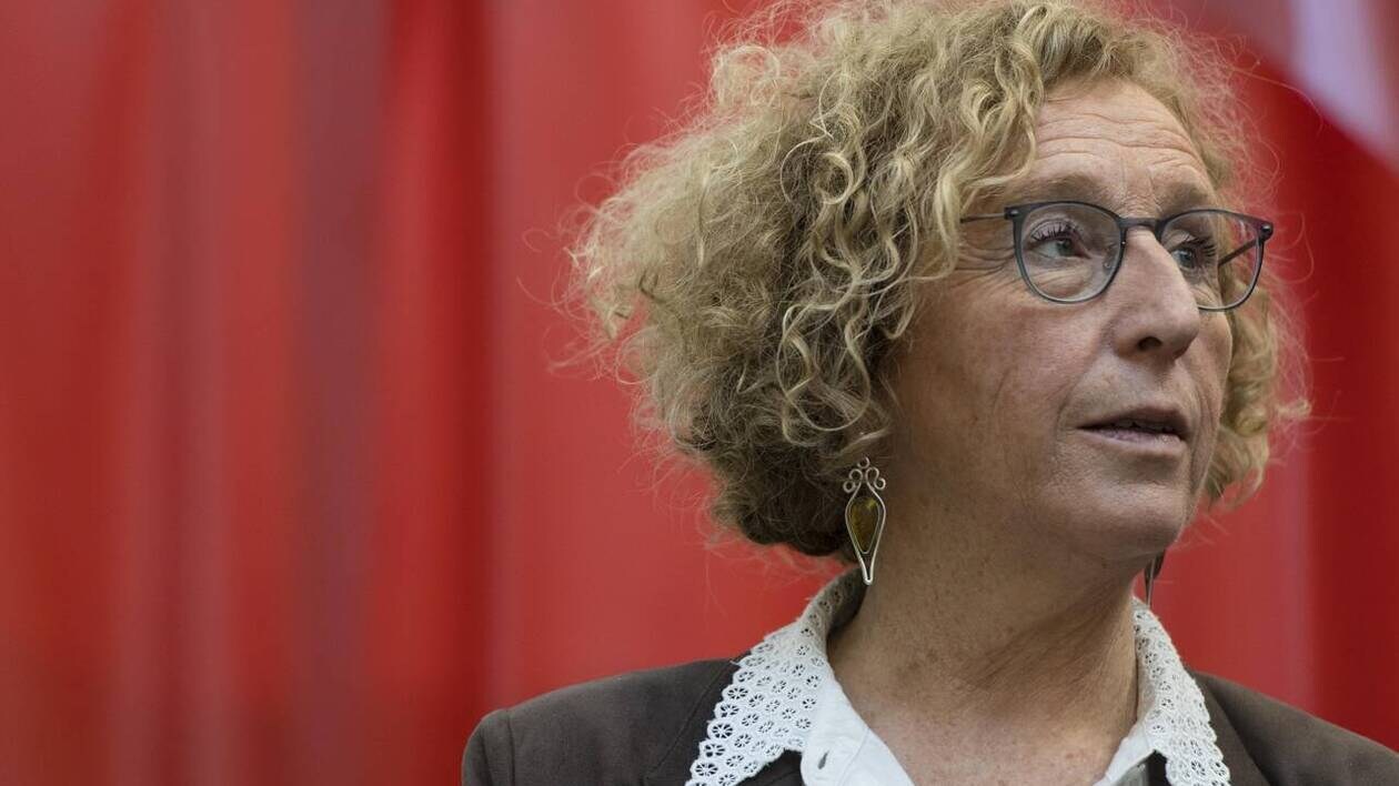 محكمة فرنسية تحقق في تورط وزيرة العمل السابقة في فضيحة مالية