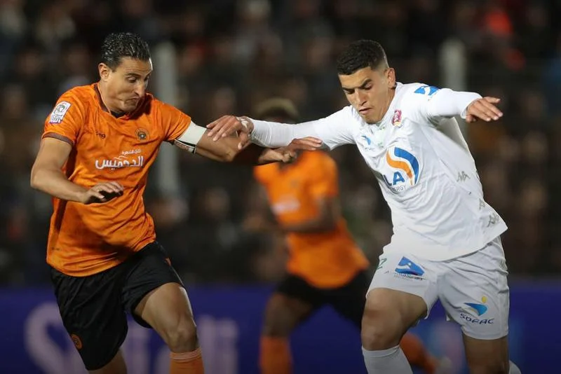 تعادل مثير ينهي مواجهة نهضة بركان والرجاء الرياضي