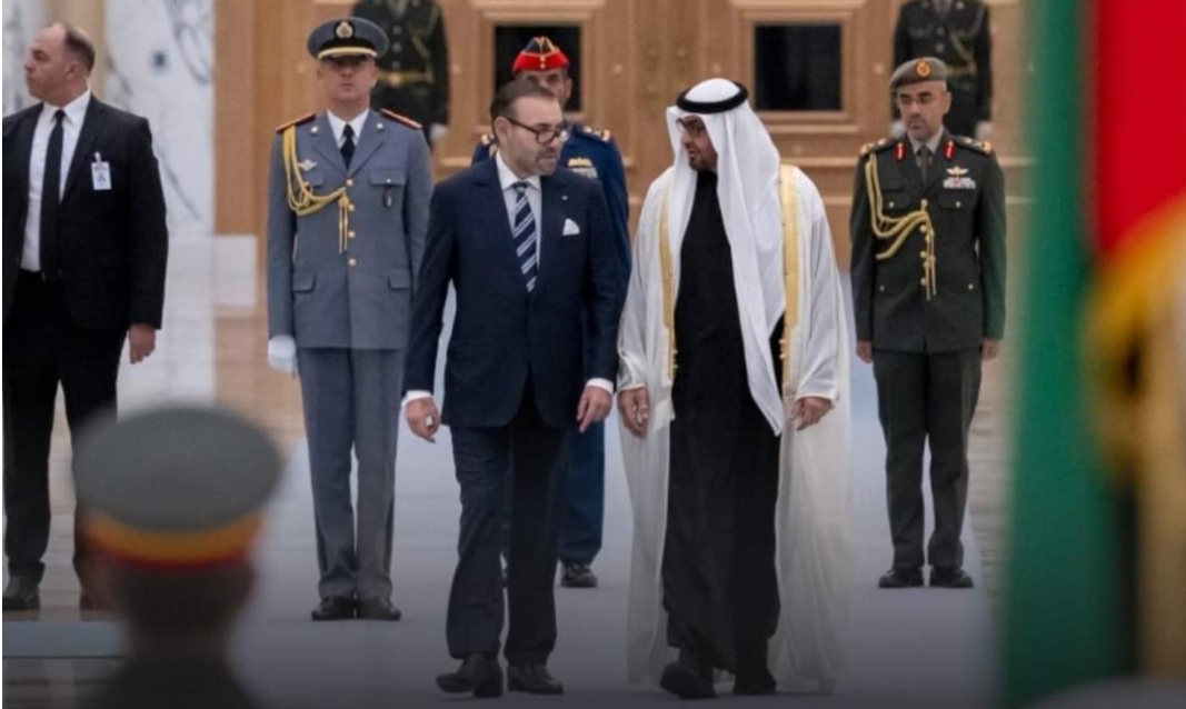 الإمارات أول دولة تنزل بثقلها في الصحراء المغربية تفاعلا مع “التوجه الأطلسي” الذي رسمه الملك وتطلق مشاريع بملايير الدولارات فيها
