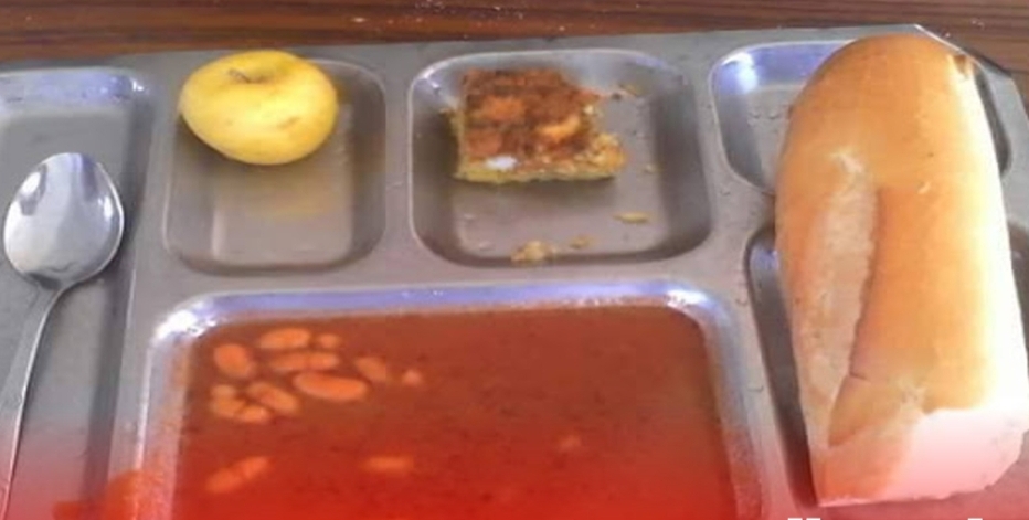 طلبة جامعة فاس يقاطعون وجبة العشاء بالمطعم الجامعي لرداءتها وقلتها