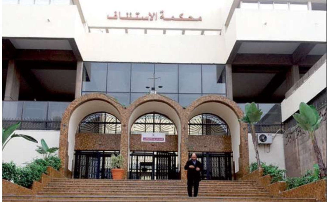 أدين سابقا ب 3 سنوات لسرقته أموال ضخمة من مستثمر قطري … شبه براءة لشقيق مستشار الملك رغم ثبوت التهمة !