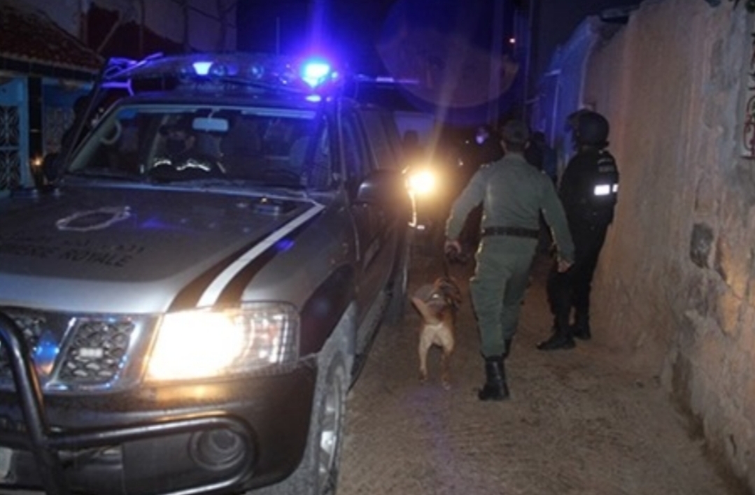 سكوب :     الفرقة الوطنية تحقق مع دركيين بجهوية الناظور-الدريوش في ملف الإتجار الدولي بالمخدرات والبشر