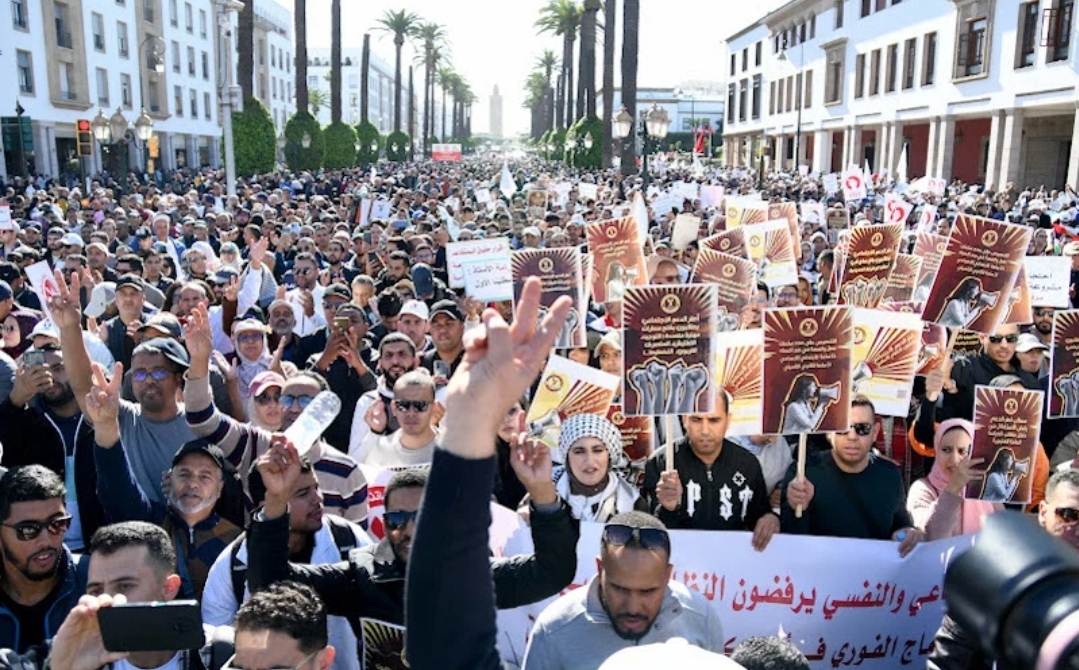 رغم إضافة 1500 درهم وتعليق النظام الأساسي … المعلمون يقررون مواصلة شل المدارس والخروج إلى الشوارع !