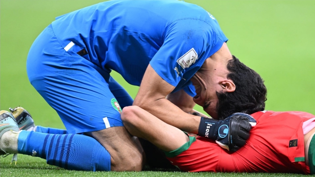 بعد المنتخب المغربي كأفضل القارة … تتويج النجم ياسين بونو كأفضل حارس إفريقي