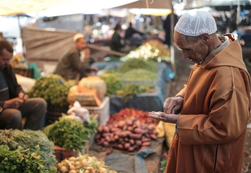 الأسر المغربية تفقد القدرة على التسوق !