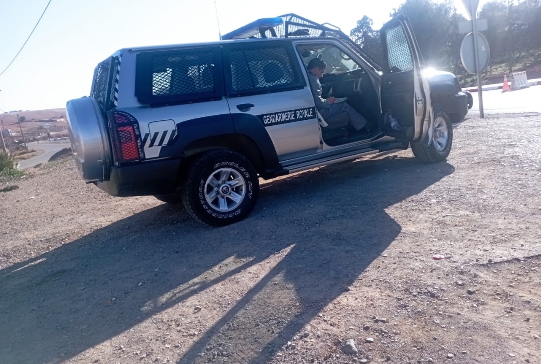 فضيحة :     درك الكربوص ضواحي أحفير ينصب فخا للسائقين لابتزازهم مقابل عدم تحرير مخالفات السرعة