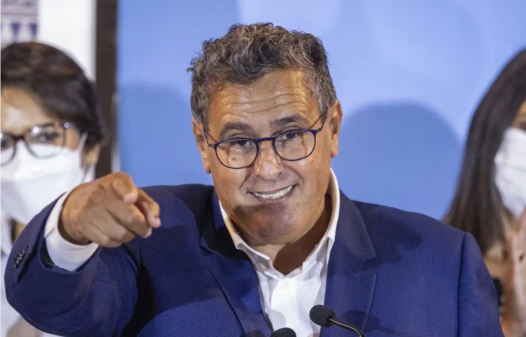 “لوموند” فشل حكومة أخنوش … ارتفاع نسبة البطالة والتضخم وارتفاع الفقر وتضارب المصالح