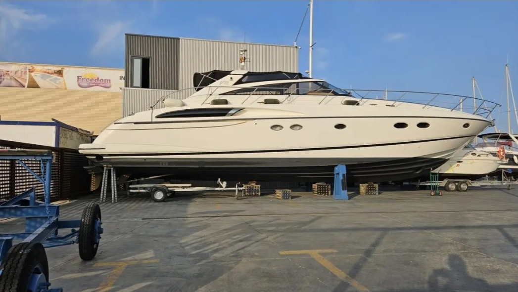 محكمة طنجة تقضي ب 5 سنوات سجنا على مغربي وإسباني و 3 ملايير للجمارك بسبب تهريب الحشيش عبر يخت