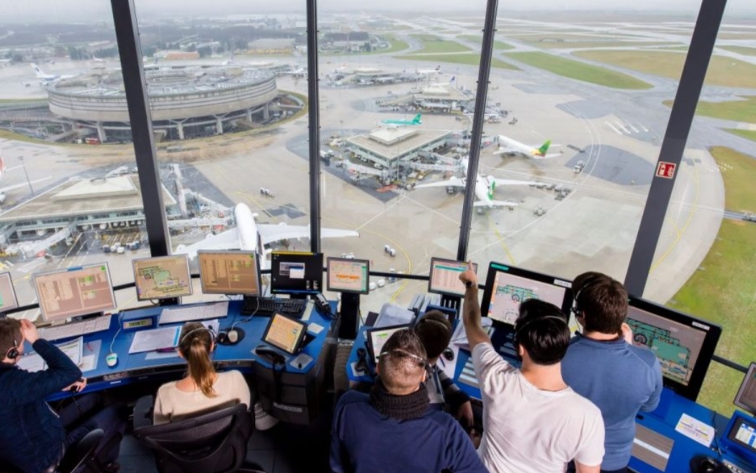 إلغاء 30 بالمائة من الرحلات الجوية بفرنسا