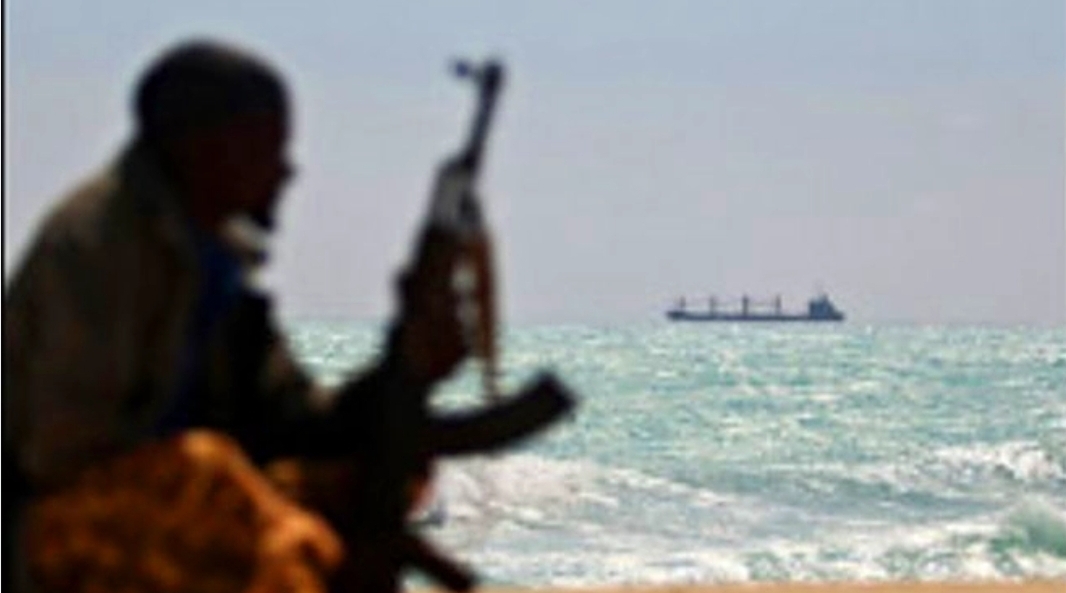 شركات شحن عملاقة توقف رحلاتها عبر البحر الأحمر بسبب الصواريخ والمُسيرات التي تُطلق من اليمن دعما لغزة