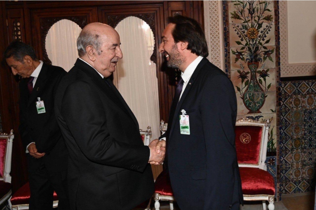 بعد فشلها في ترويض إسبانيا بسبب إعترافها بمغربية الصحراء … الجزائر تنصاع وتتذلل إلى مدريد