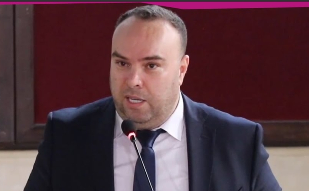 شوف واسكت … التحدث عن اختلالات الميناء الترفيهي بطنجة تسببت لمستشار جماعي في متاعب قضائية