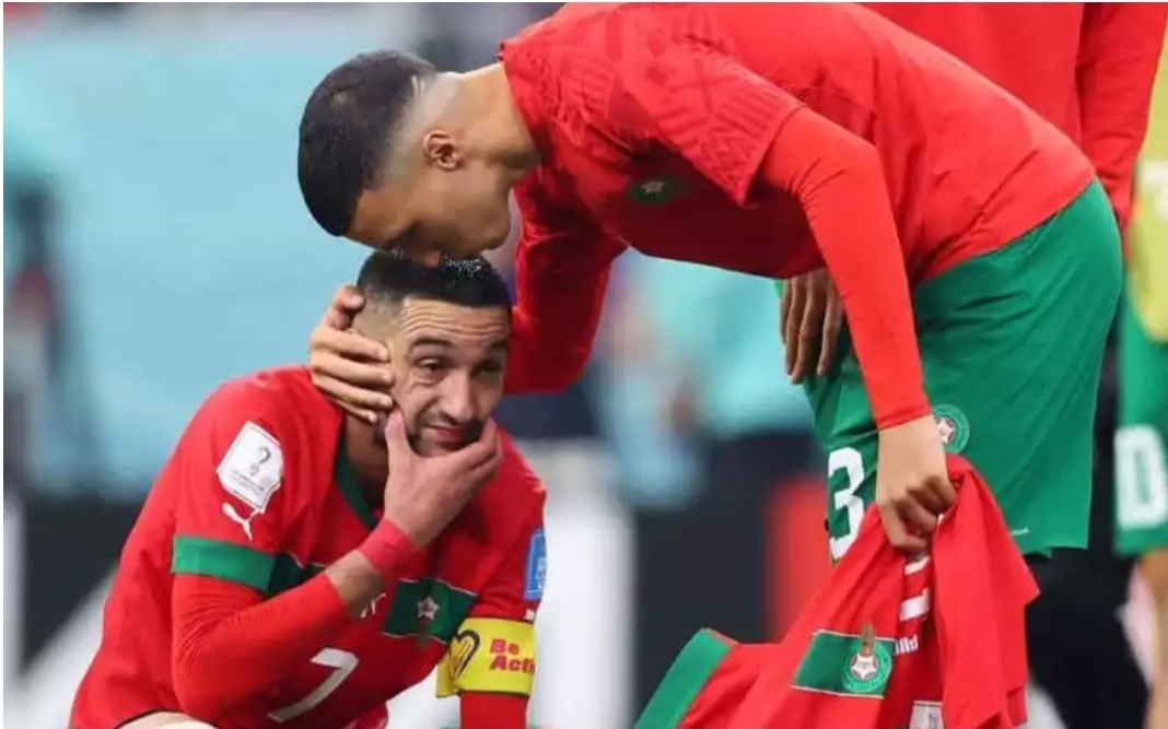 غلطة سراي يطلب من زياش لعب دور الوسيط لاستقطاب بلال الخنوس