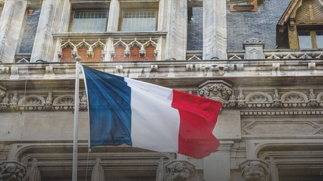 باريس تندد … مقتل دبلوماسي فرنسي في قصف إسرائيلي بجنوب غزة