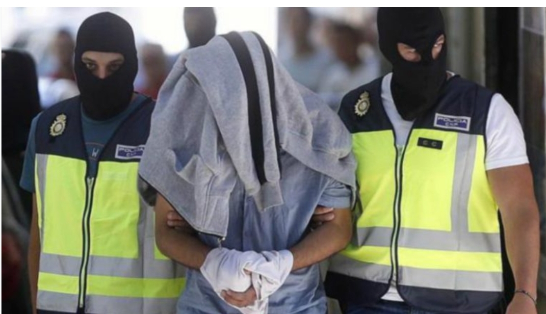 السلطات الأمنية تحقق مع جزائري مطلوب في بلجيكا عن كيفية حصوله على الجنسية المغربية