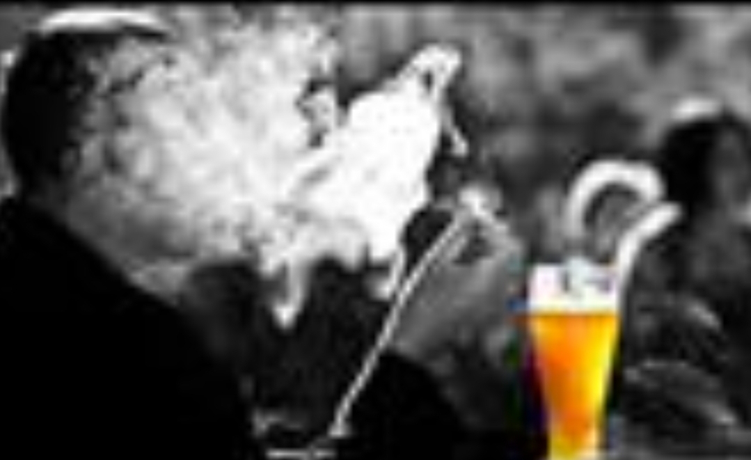 بعد وعود بخفض أسعار الخمور على المغاربة … المصادقة على رفع ثمن السجائر !!