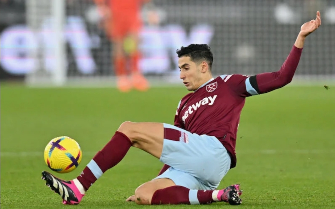 ارتفاع في القيمة السوقية للمدافع المغربي نايف أكرد إلى 38 مليون يورو