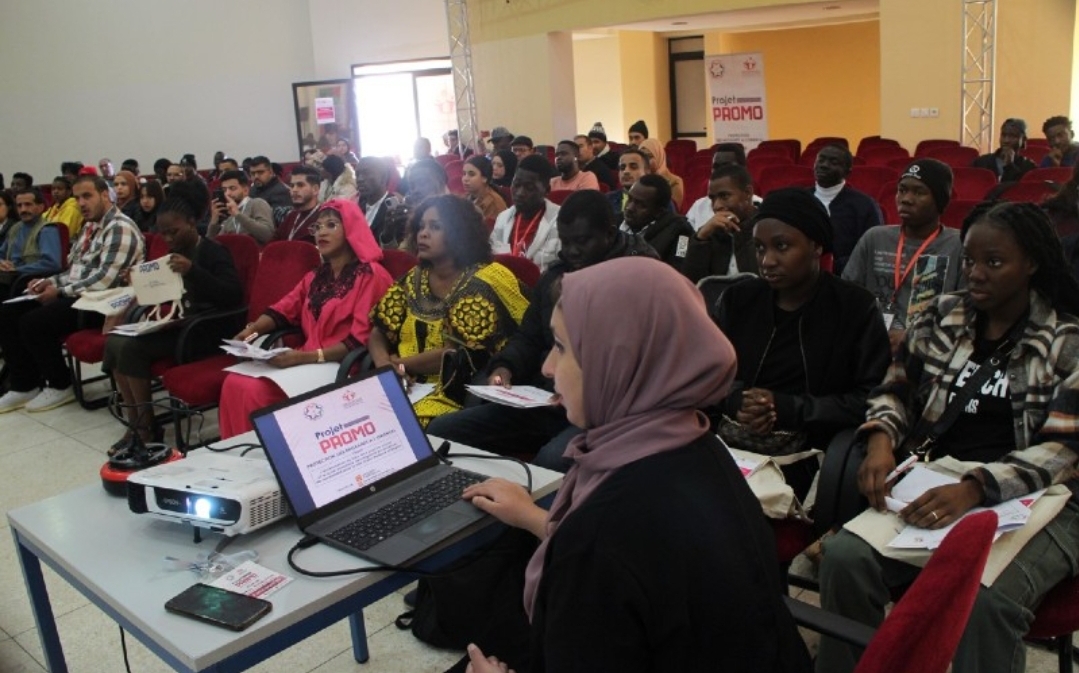 بشراكة بين الجماعة الترابية ومديرية التعليم … منتدى بوجدة يناقش أوضاع المهاجرين في المغرب وينظم معرضا للاحتفاء بتنوع الثقافات الإفريقية