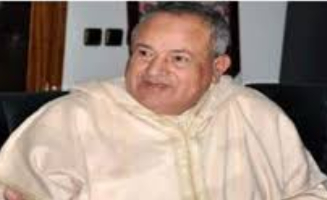 رئيس جماعة إيعزانن بالناظور محمد أبركان يصل إلى مكة مع أسرته للتذرع إلى الله أن يقيه شر محكمة جرائم الأموال