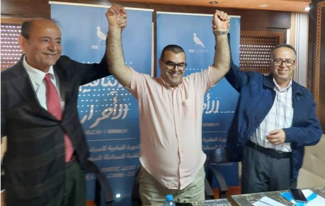 يتمتع بأغلبية مطلقة … المرشح التجمعي شعيب أحنين سيعتلي كرسي الرئاسة بجماعة بني شيكر بالناظور خلفا للرئيس أوراغ الفار من السجن