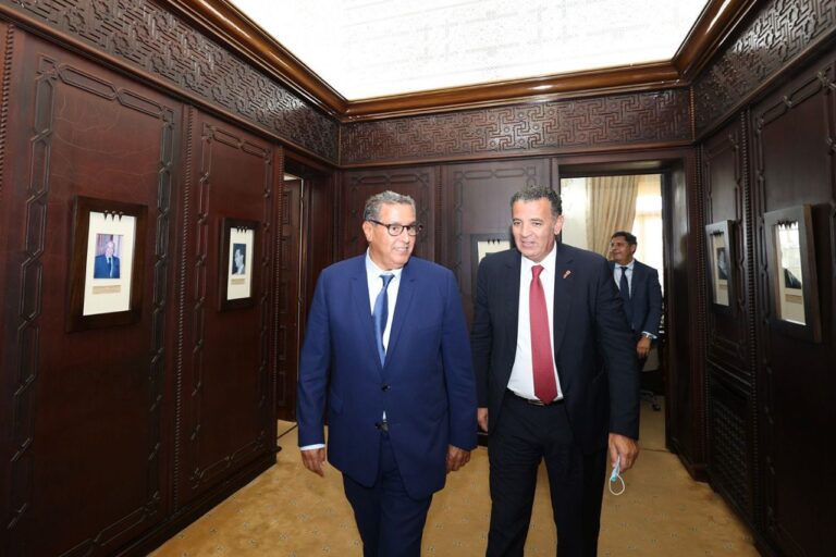 أخنوش يهاجم  شكيب لعلج بعد إنتقاد الأخير لقانون مالية 2024