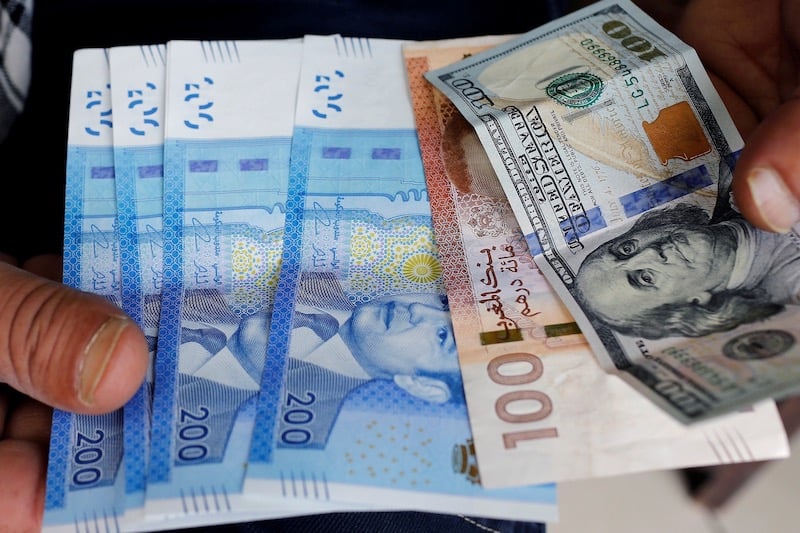 قيمة الدرهم ترتفع مقابل الدولار خلال أسبوع