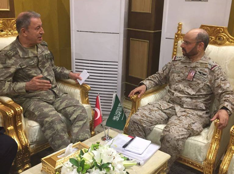 استقبال رئيس هيئة الأركان التركية لنظيره السعودي في أنقرة