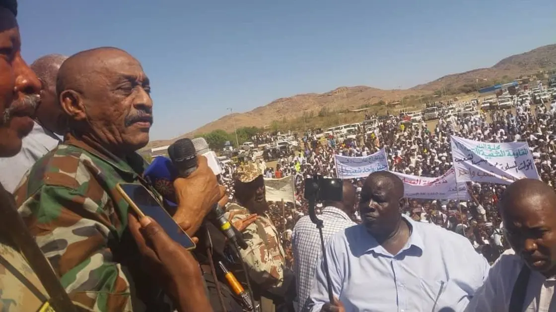 والي القضارف يدعو المواطنين للتسلح والتصدي لقوات الدعم السريع