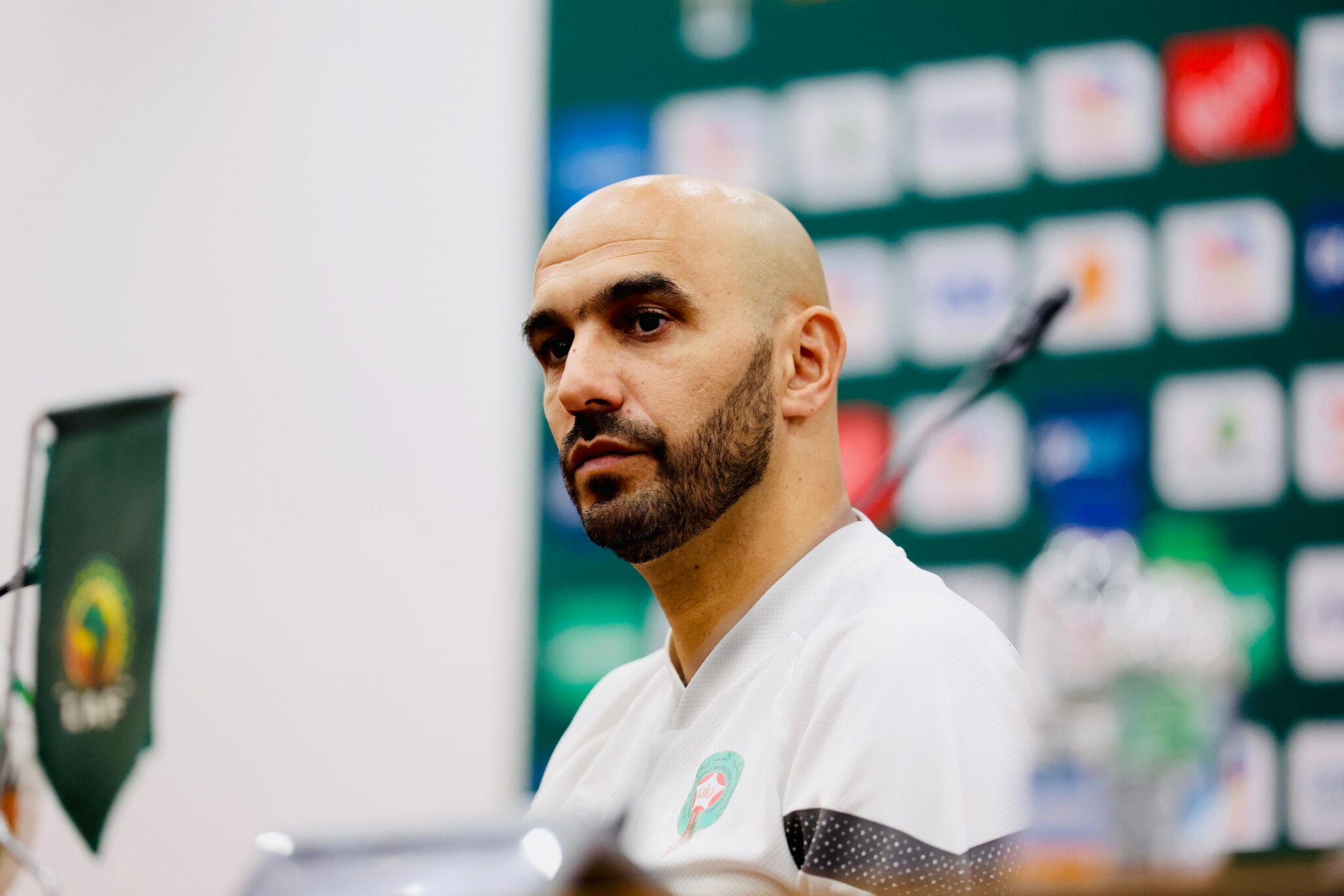 “الكاف” يتجه لخفض عقوبة الركراكي وسيكون حاضرا في مباراة جنوب إفريقيا