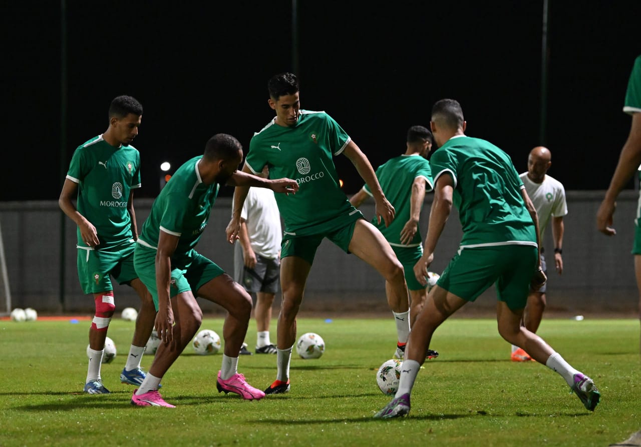 الركراكي يركز على الجوانب البدنية والتكتيكية في حصة تدريبية مغلقة