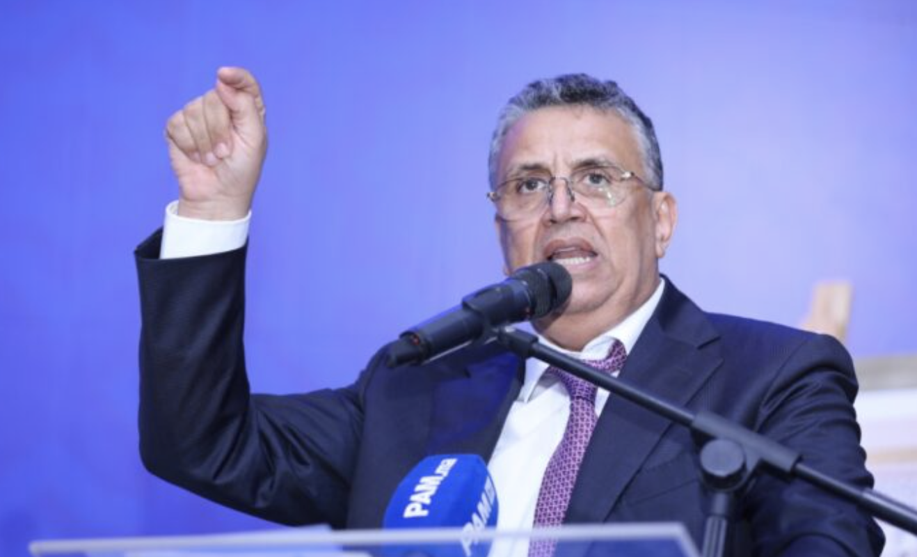 تجميد عضوية ثلاثة منتخبين بحزب الأصالة والمعاصرة في طنجة بسبب انحراف عن التزامات الحزب