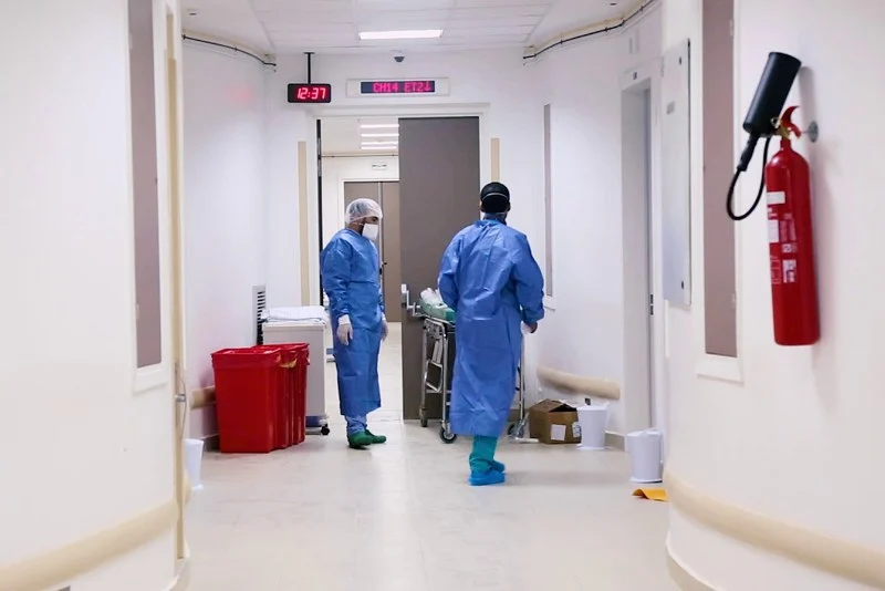 وزارة الصحة تنفي الشائعات حول خطر متحورات كوفيد-19 وتؤكد استقرار الوضع الوبائي