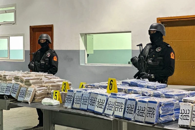 نجاح الجهود الأمنية المغربية في محاربة تهريب المخدرات: إحباط عمليات كبرى وتوقيف المتورطين