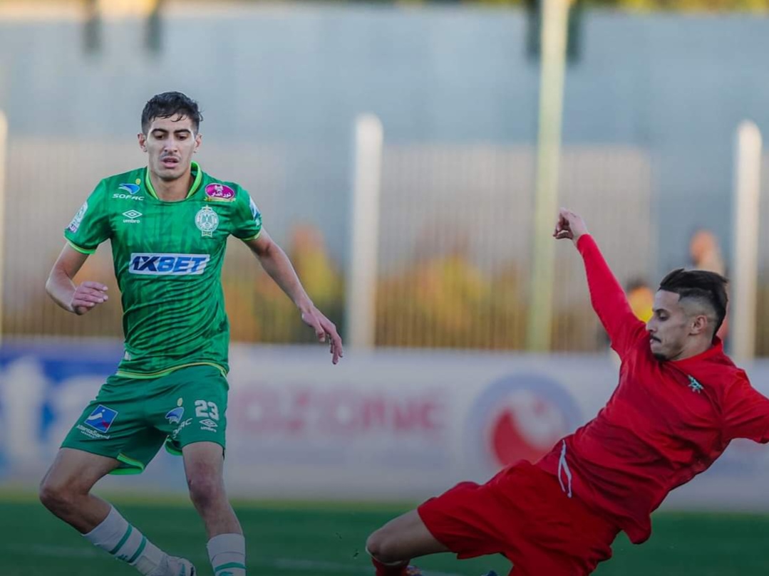 انتصار الرجاء الرياضي يُحكم صدارته في انطلاقة مثيرة أمام مولودية وجدة