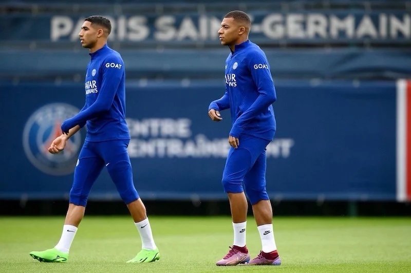 أشرف حكيمي يحصل على التصريح للمشاركة في السوبر الفرنسي ويتخلف عن معسكر المنتخب المغربي