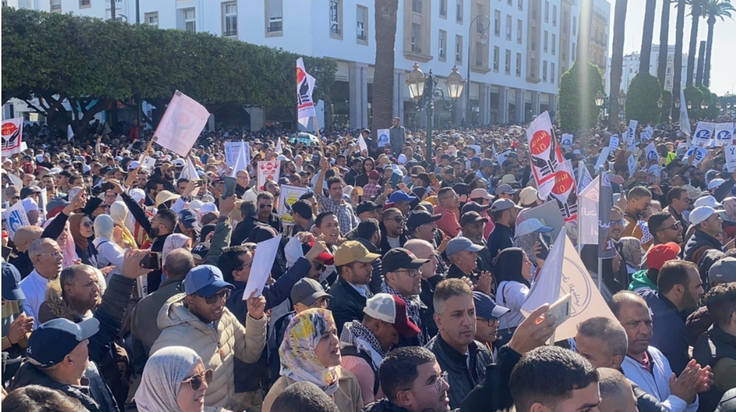 وزير التربية الوطنية يواصل الضغط … طرد 500 أستاذ بسبب الإحتجاج