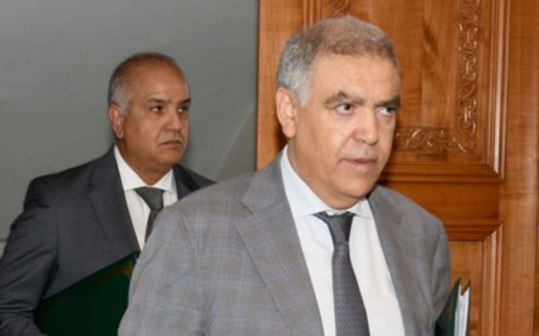 عون سلطة فاسد برتبة “شيخ” يتسبب في انتشار البناء العشوائي بجماعة بني درار بعمالة وجدة ، والجهات المعنية تتستر على الوضع !