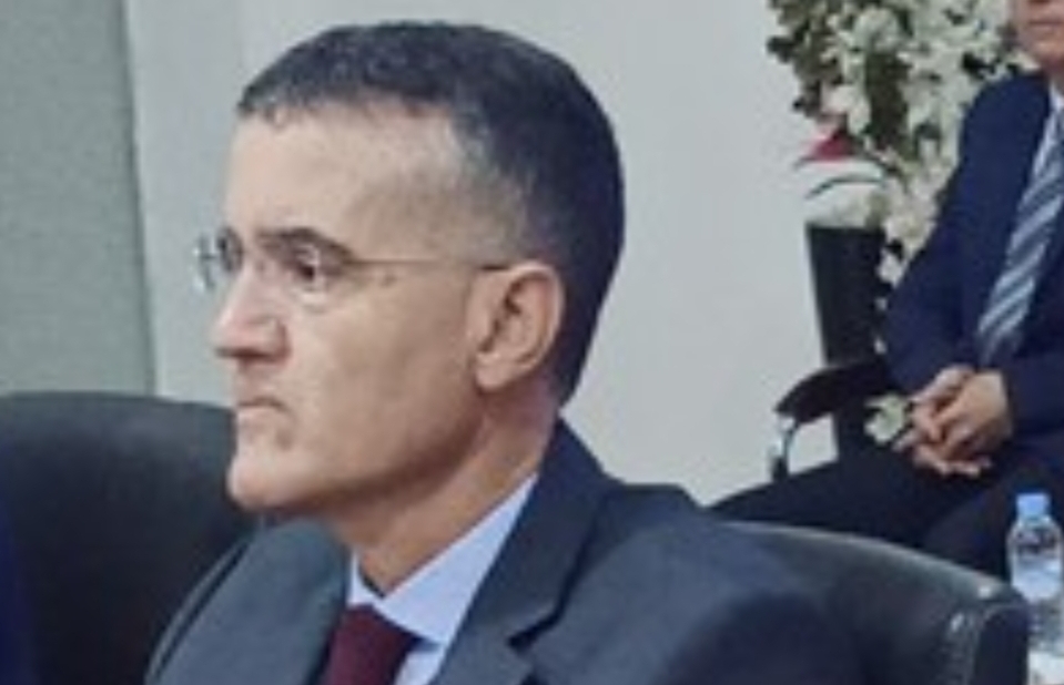 عامل الناظور يصدر تعليمات لرؤساء الجماعات الترابية بمنع منح الرخص المتعلقة بالماء والكهرباء !