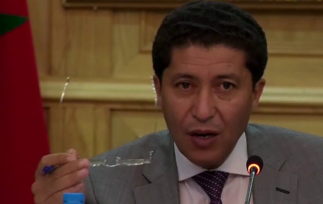 مصدر :       يجب محاسبة من صنع بعيوي ليصبح رئيسا للجهة الشرقية ونافذا كبيرا ، رغم أنه مجرم !؟