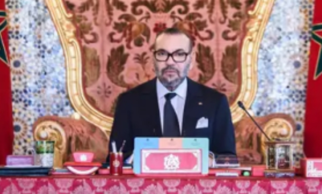 في ظل الجفاف … الملك محمد السادس يترأس إجتماعا للتعبئة المثلى للموارد على مستوى السدود والآبار ومحطات التحلية وإقامة تجهيزات استعجالية لنقل الماء