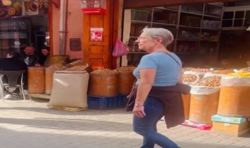 “يأكلون الغلة ويسبون الملة” … رئيسة الحكومة الفرنسية “المقالة” التي تعادي المغرب تحل بمراكش للسياحة