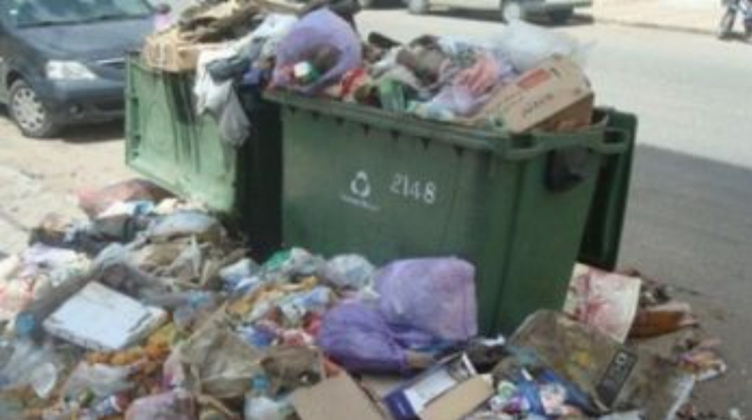 العثور على جثتي رضيعين داخل قمامة أزبال بمكناس