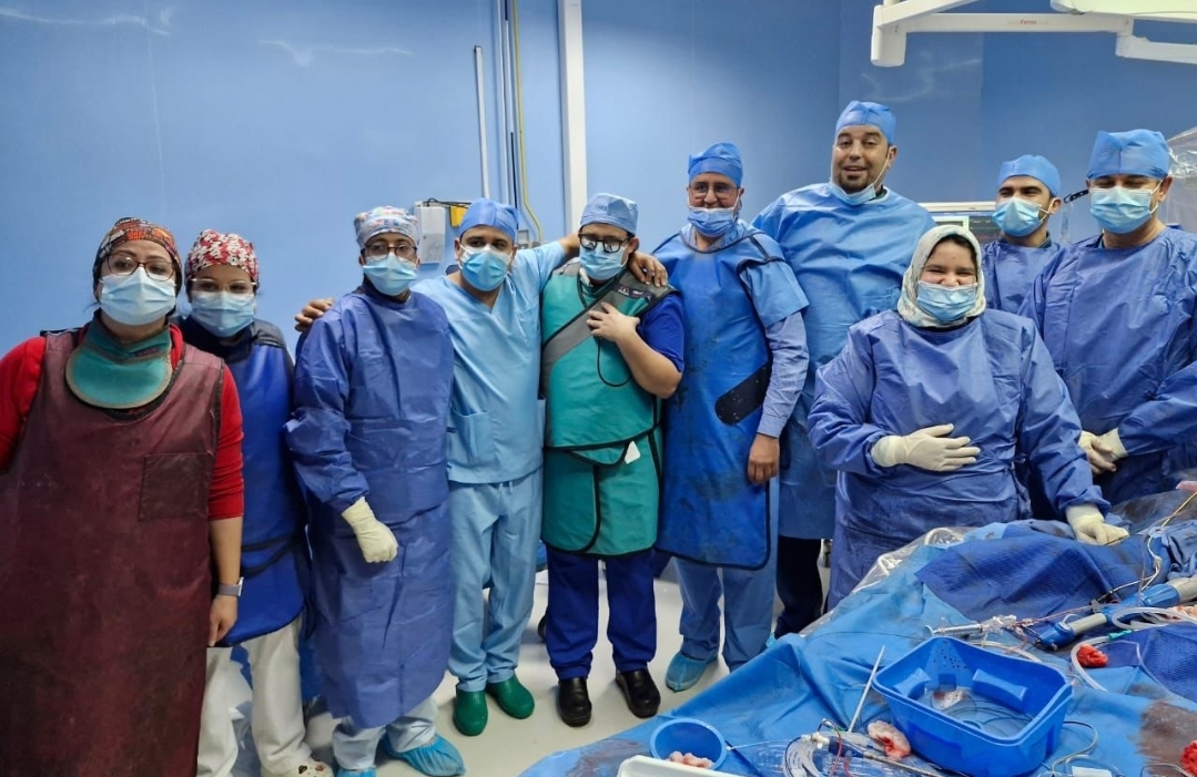 الأولى من نوعها بالجهة الشرقية … نجاح عملية زرع صمام القلب بالمستشفى الجامعي بوجدة بدون جراحة