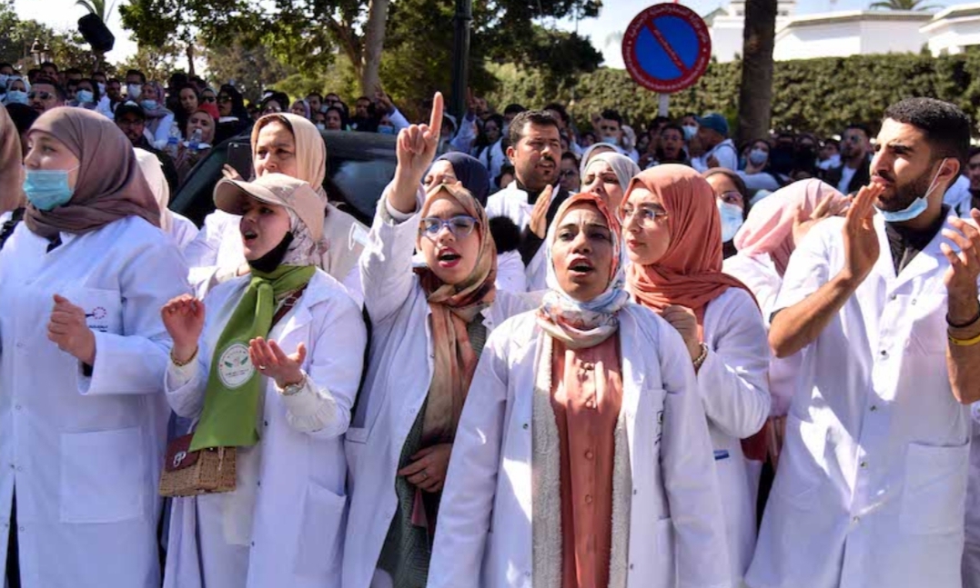 الحكومة تُقر زيادة بقيمة 1500 درهما كتعويض للممرضين وتقنيي الصحة